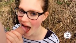 MyDirtyHobby - Bella-Klein - Public Durchgehämmert im Freibad - Spermawalk