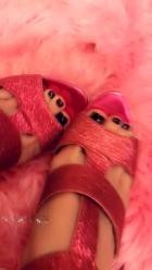 MeetMadden.22.11.09.Pink.XOXO.XXX.VERTiCAL.1080p.MP4-LEWD