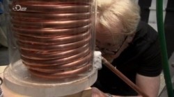 Mythbusters S15E02 Explosive Schwarzbrennerei