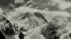 Beyond the Edge - Sir Edmund Hillarys Aufstieg zum Gipfel des Everest